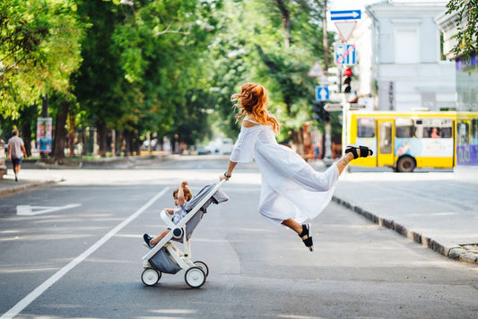10 conseils pour jeune parents urbains avec bébé et maman dans la ville