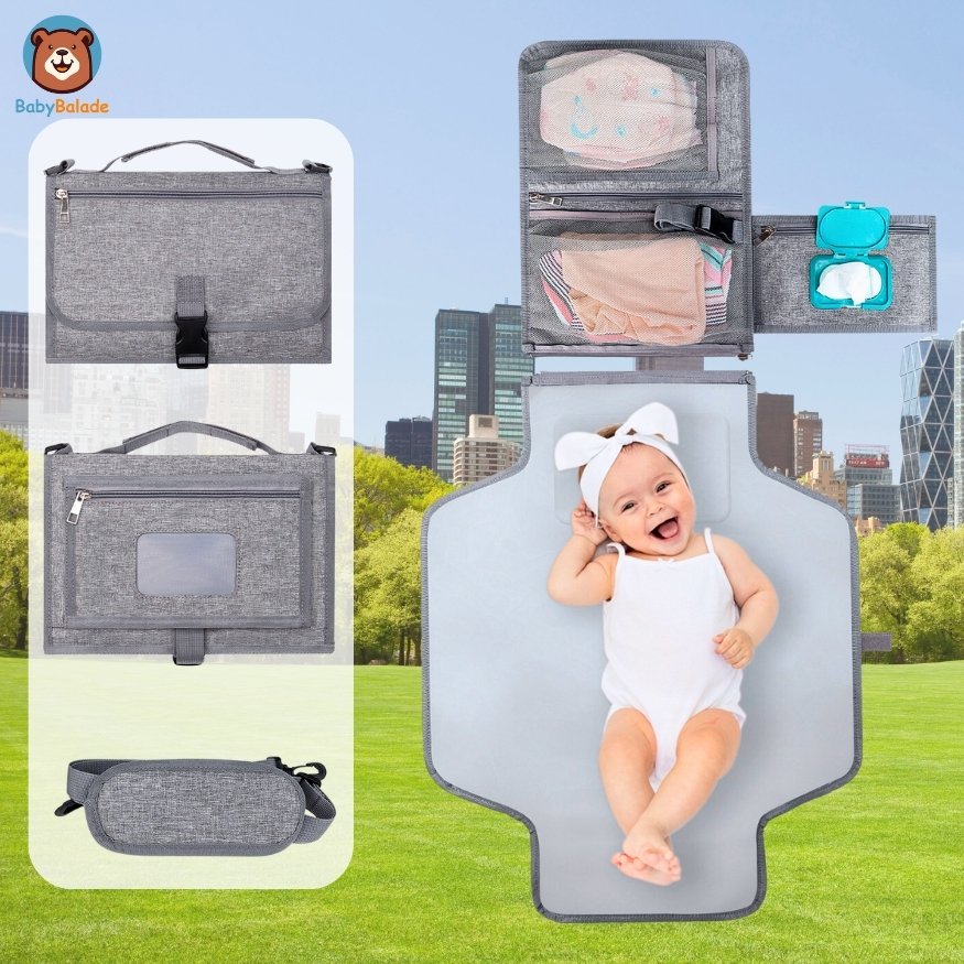 Tapis à langer - bébé dans un parc